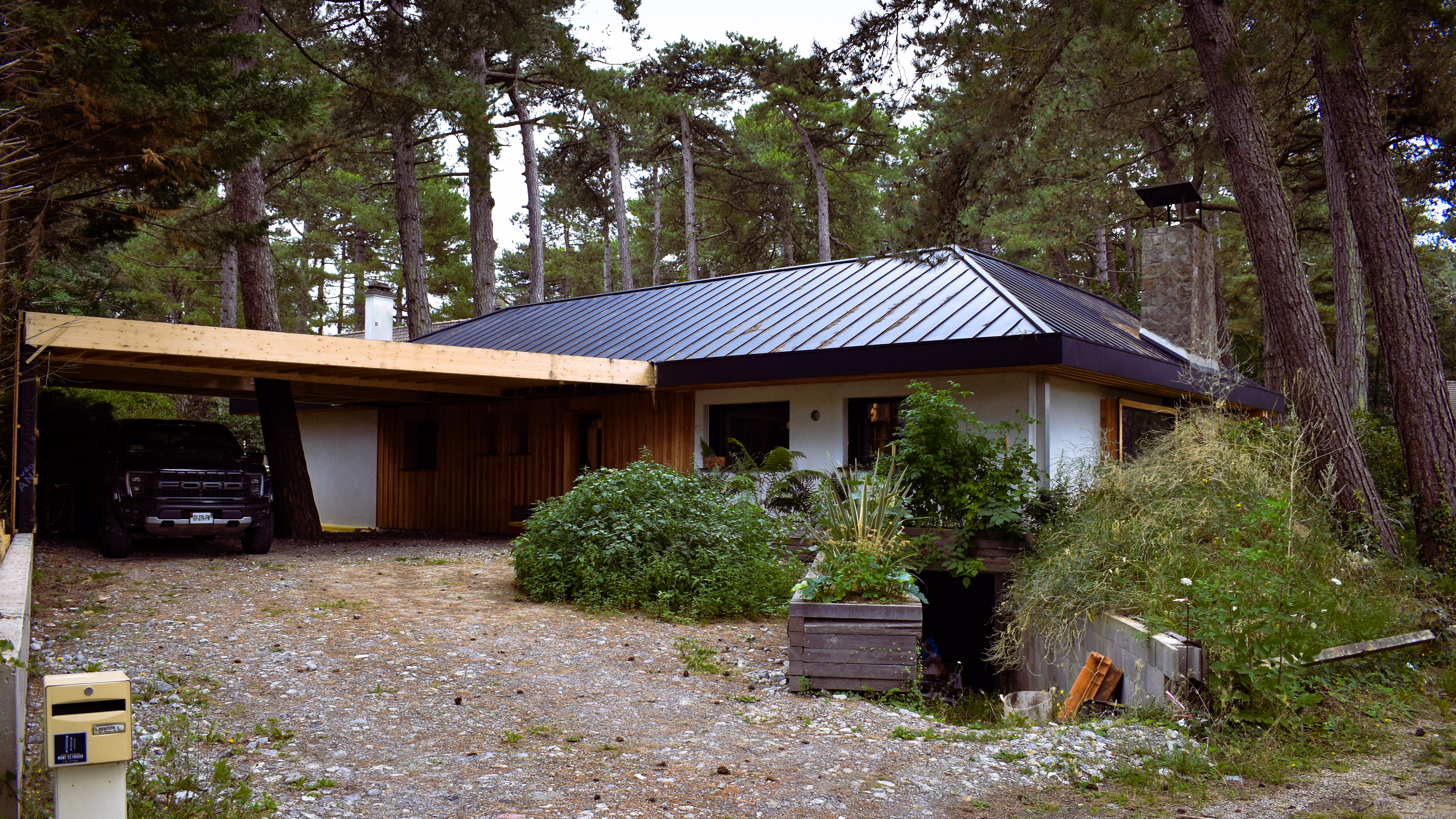 Entrée et carport